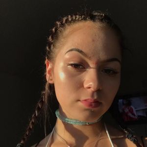 Meet your Posher, Hannah annette